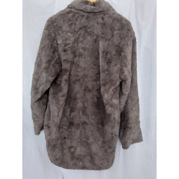 ASTR The Label Faux Fur Coat - Picture 3 of 6